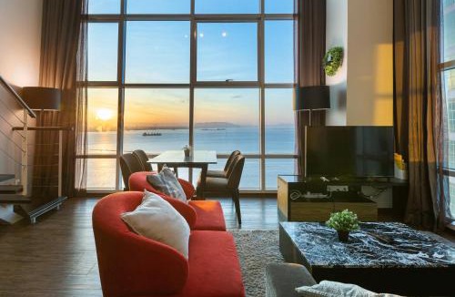 George Town Apartment | Maritime