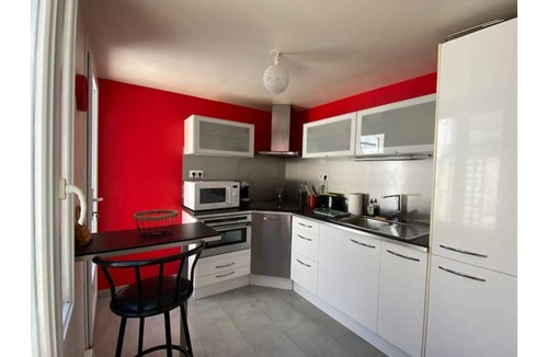 La Roche-sur-Yon House | Marjorie City Home