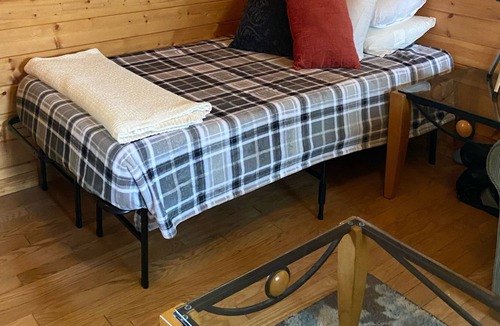 Mammoth Creek House | Marjos Cabin at the Lake