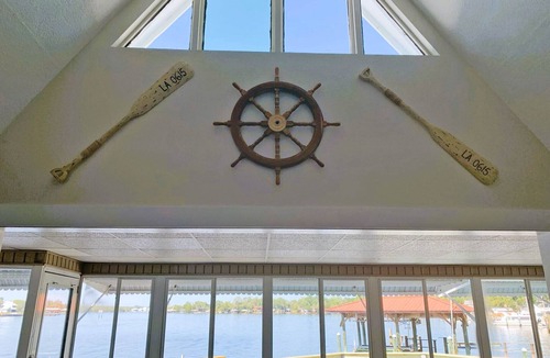 Homosassa House | Marker 7 River House