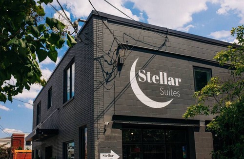 East Market District Apartment | Market #7 · Stellar Suites | Sunny Studio King | NuLu | Bike