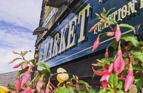 Barnsley Apartment | Market