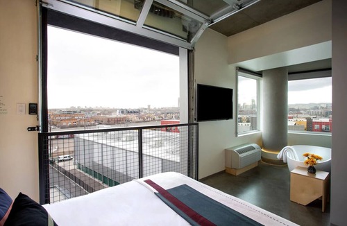 River North Art District Hotel | Market View Suite at The Source Hotel, Pets Allowed, Parking