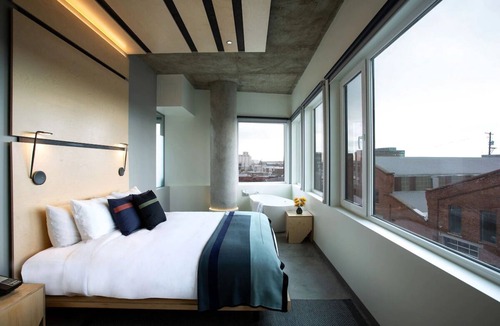 River North Art District Hotel | Market View Suite at The Source Hotel, Pets Allowed, Parking