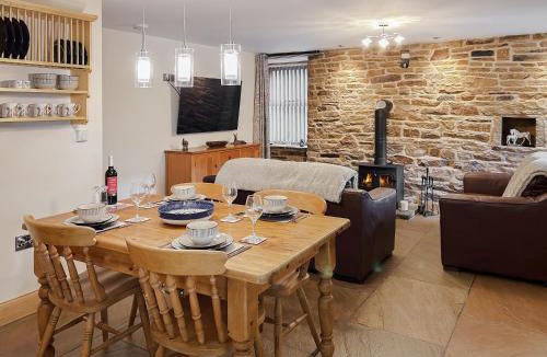 Little Hayfield House | Marl Barn