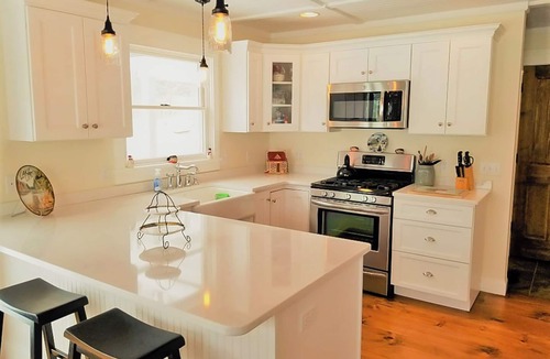 Queensbury House | Marley's Cove on Glen Lake