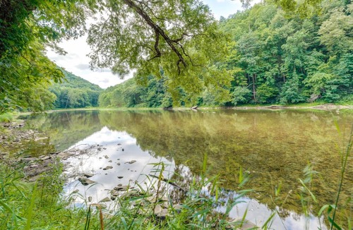 Marlinton House | Marlinton Cabin Rental w/Greenbrier River Access!