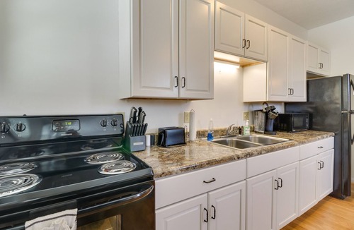 Edray Apartment | Marlinton Vacation Rental on Riverfront Trail!