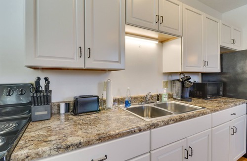 Edray Apartment | Marlinton Vacation Rental on Riverfront Trail!