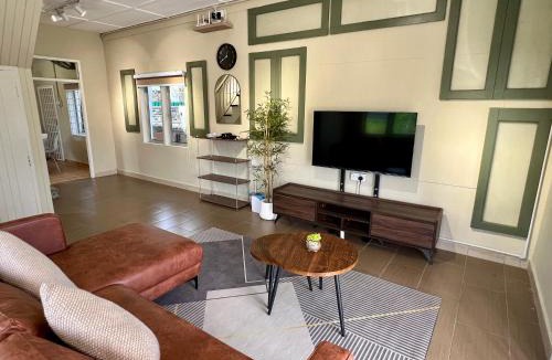 Kampung Nibung House | Marlyana Homestay