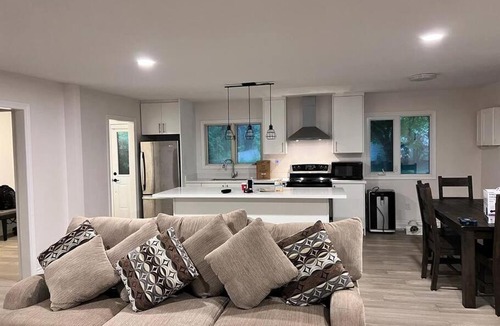 Marmora House | Marmora Hideaway – Cozy Waterfront Retreat