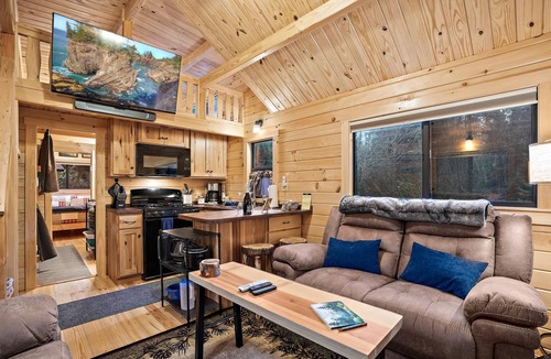 Paradise Estates House | Marmot Den