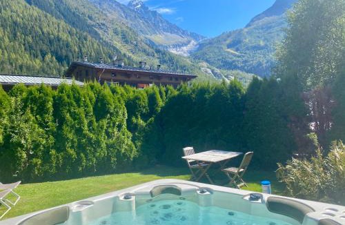 Argentiere Cabin | Marmotte Mountain Manor