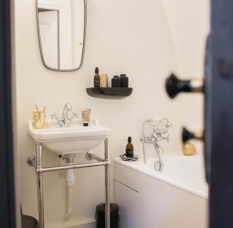 Centre Bed & Breakfast | Marnie et Mister H