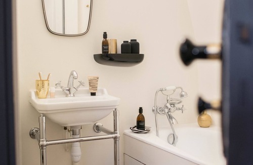 Centre Bed & Breakfast | Marnie et Mister H