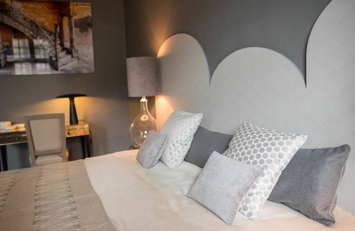 Centre Bed & Breakfast | Marnie et Mister H