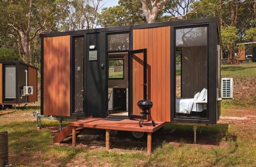 Maroota House | Maroota Greens JOY by Tiny Away