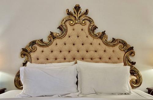 Tierce Other | Marquis Room in Chateau la Bainerie