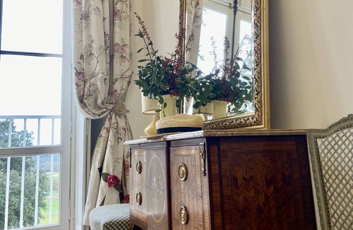 Tierce Other | Marquis Room in Chateau la Bainerie
