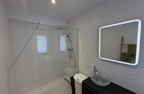 Marquise House | Marquise, 5 pers, Plage 12 min, Les Pivoines Magique