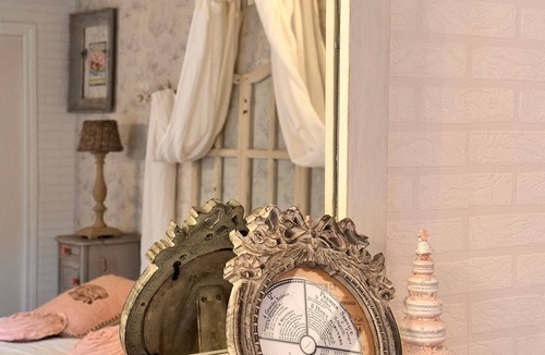Suzay Bed & Breakfast | 'Marquise De Pompadour' Guest Room with Pool, Breakfast, Shared Garden & Wi-Fi