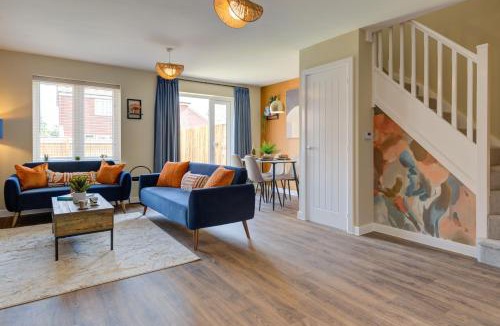 Bourne House | Marriott House sleeps 5 in Bourne with parking