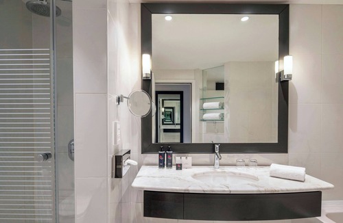 6th Arrondissement Hotel | Marriott Lyon Cité Internationale