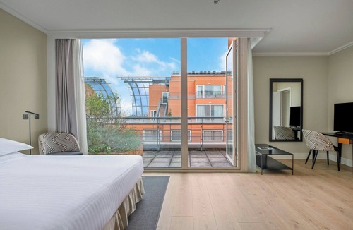 6th Arrondissement Hotel | Marriott Lyon Cité Internationale