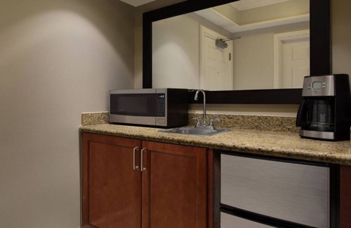 Central Beach Resort | Marriott's BeachPlace Towers Studio
