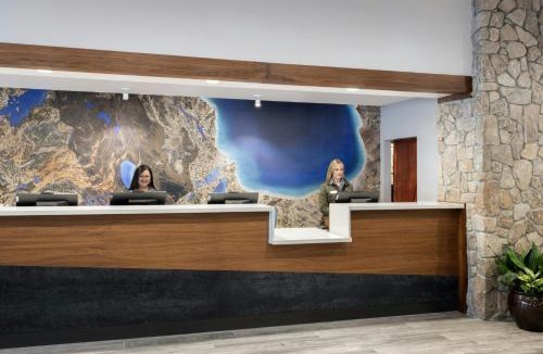 South Lake Tahoe Hotel | Marriott's Timber Lodge