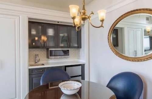 Downtown Boston Hotel | Marriott's Vacation Club. Pulse at Custom House Boston