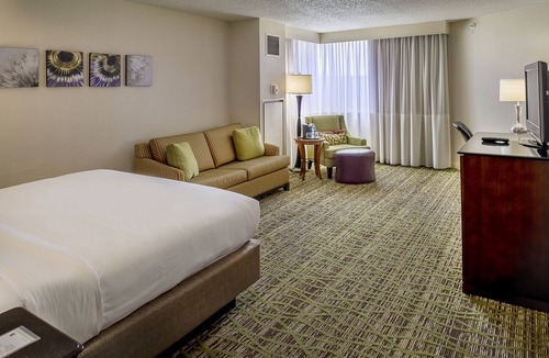 Creve Coeur Hotel | Marriott St. Louis West
