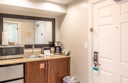 Central Beach Condo | Marriotts BeachPlace Towers - 2 Bedroom