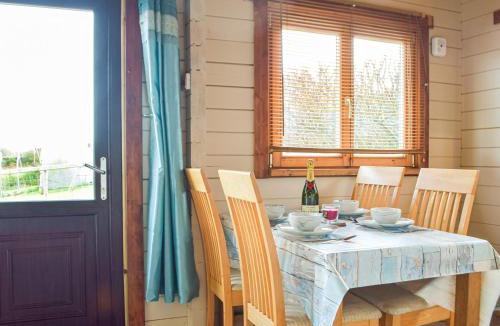 Llanybri House | Marros Hill Log Cabin