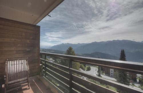 Anzere Apartment | Mars 303 place du village a Anzere avec vue sur les Alpes