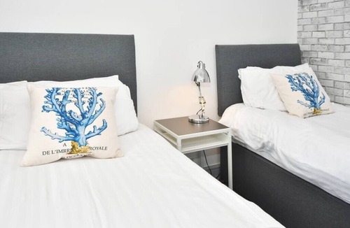 Burslem House | Mars House by YourStays