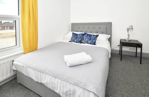 Burslem House | Mars House by YourStays