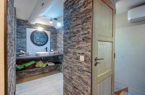 Les Grands Carmes Apartment | Marseille getaway near Panier & Vieux-Port