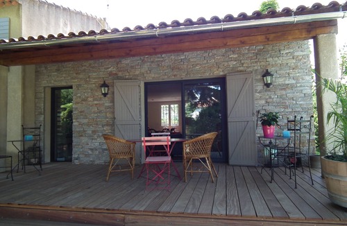 Saint-Jerome House | Marseille: villa with swimming pool and large garden with trees in a very quiet area