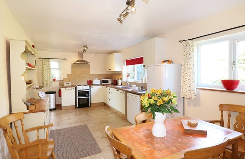 Calwich Cottage | MARSH COTTAGE, family friendly, with open fire in Stanton