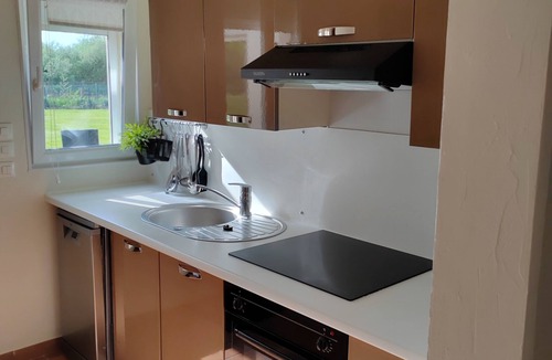 Guines House | marsh cottage in Guines
