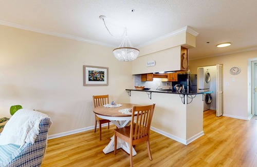 Folly Beach Condo | Marsh-view condo with on-site pool, tennis, & private balcony
