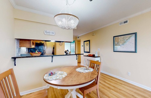 Folly Beach Condo | Marsh-view condo with on-site pool, tennis, & private balcony