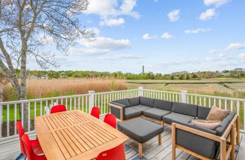 Sandwich House | Marshside Cape Escape with Space Views