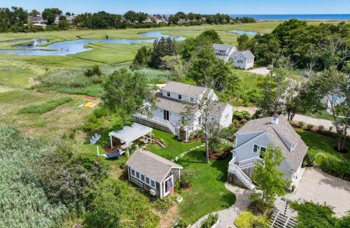 Sandwich House | Marshside Cape Escape with Space Views