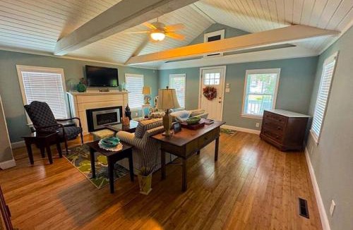 Pocasset House | Marshview Cottage