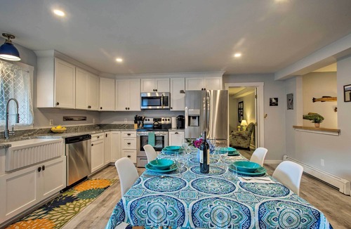 East Chop Apartment | Martha's Vineyard Apt ~ 1 Mile to Inkwell Beach!