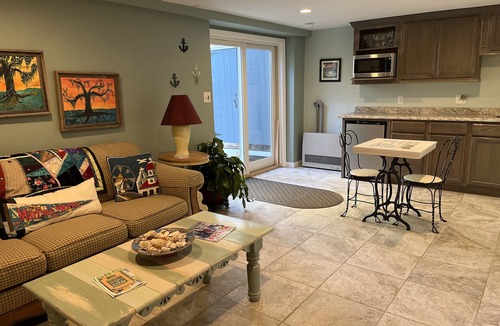 Oak Bluffs Apartment | Martha’s Vineyard studio