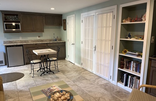 Oak Bluffs Apartment | Martha’s Vineyard studio