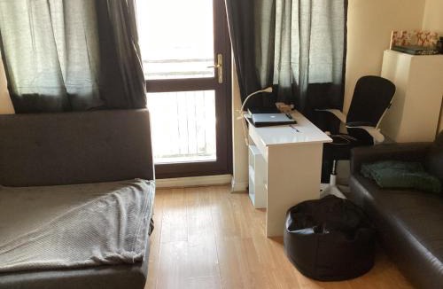 Thamesmead Apartment | Marthins Apartment